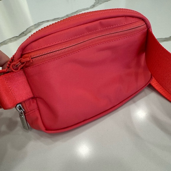 Lululemon Everywhere Belt Bag - 1L - Picture 5 of 5
